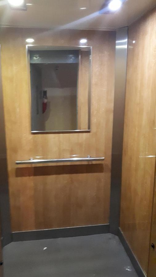 Apartamenty Centrum Panoramiczna Mala Dwojka Swan Labedz Promenada Klimatyzacja Lodowa 凯尔采 外观 照片
